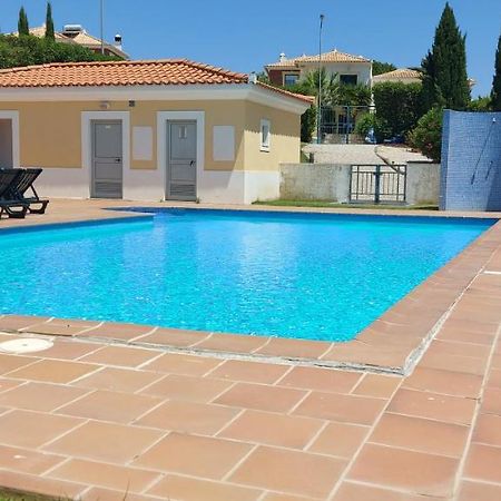 Apartamento Piscina 5 Minutos Praia Alcantarilha Exterior photo